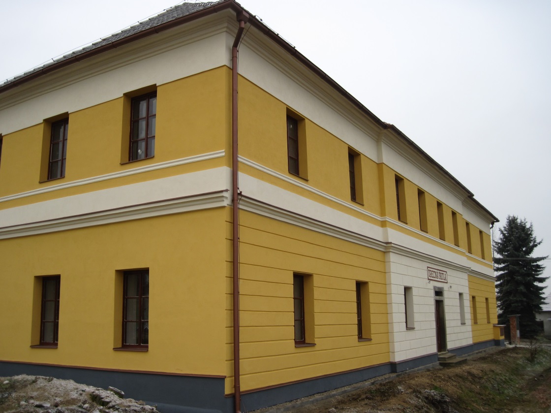 Dům sociálních služeb Chrášťany - obecná škola čp.5